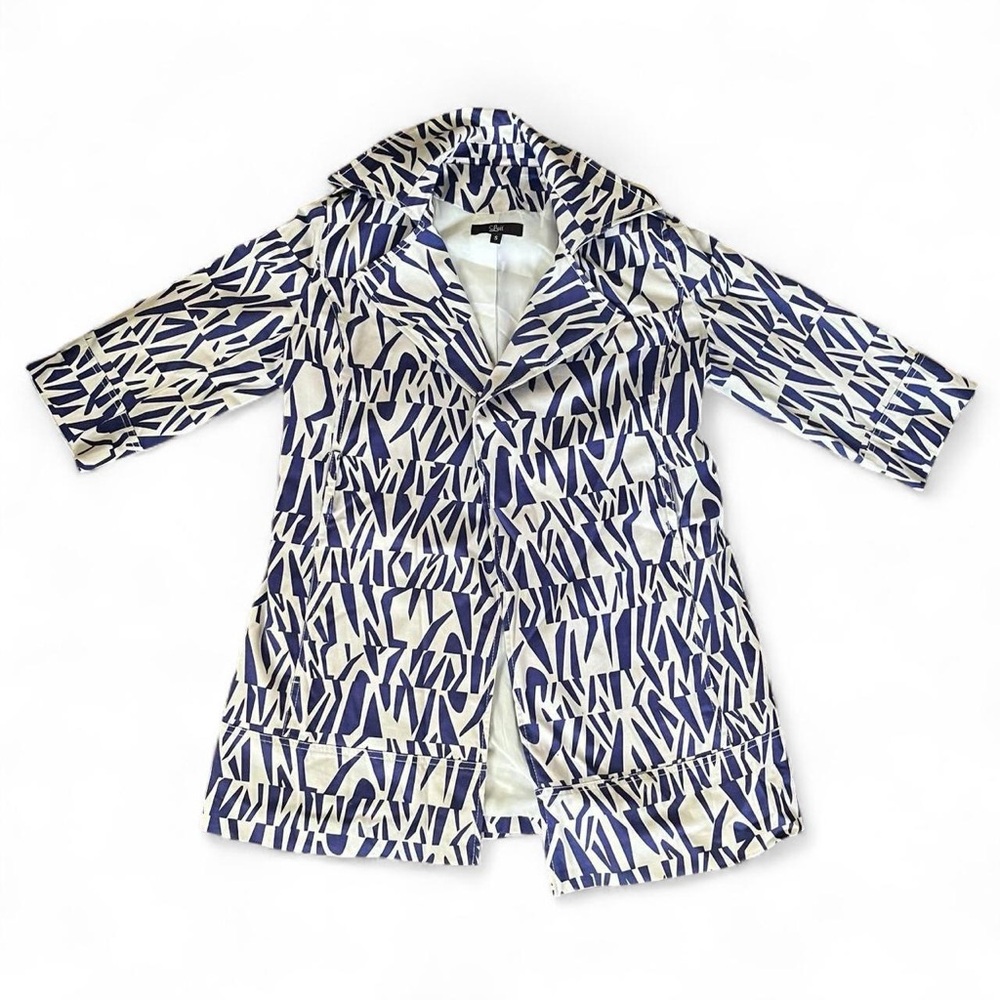 Luii blue and white coat with unique pattern